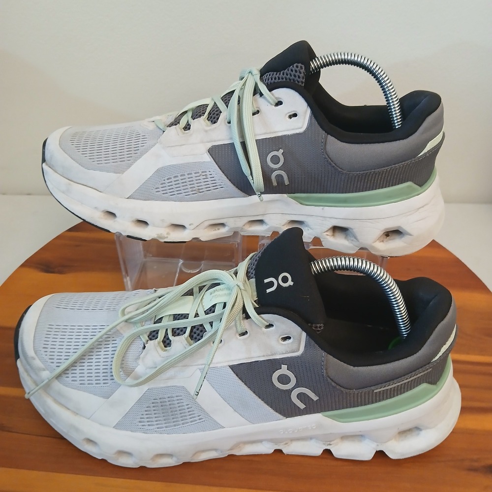 On Cloudrunner 2 Mens 10 Gray Running Shoes Sneakers 3ME10142594